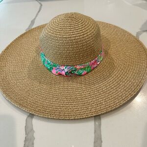 NWT ☀️ Lilly Pulitzer Tan Wide-Brim Staw Hat with Pink and Green Band
